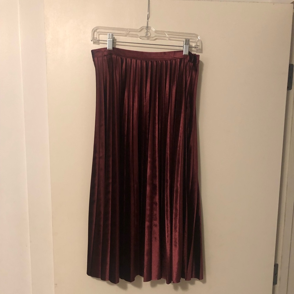 Banana Republic pleated midi skirt size 2